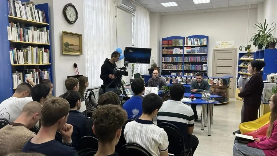 В Адыгейской юношеской библиотеке встретились с чемпионом России по дзюдо